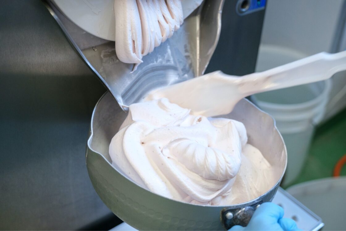 様々な業種のPB・OEM・オリジナルアイスクリームの開発・製造を手掛けている